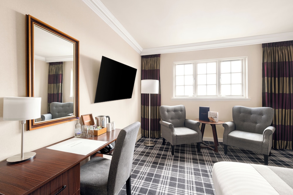 

Bari - Stirling - Stirling Highland Hotel- Part of the Cairn Collection