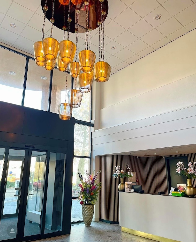 

Palermo - Hoofddorp - OZO Hotels Antares Airport