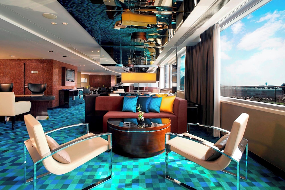

Napoli - Aeroporto di Hong Kong - Hong Kong SkyCity Marriott Hotel