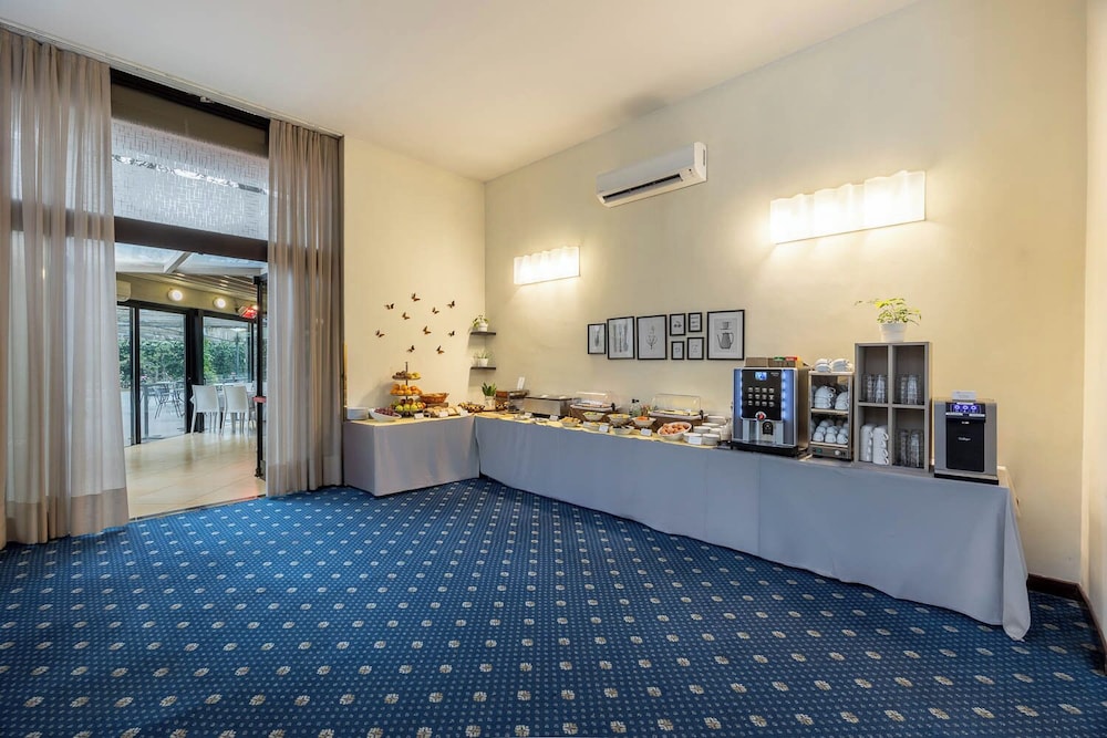 

Salerno - Milano - iH Hotels Milano Eur - Trezzano sul Naviglio