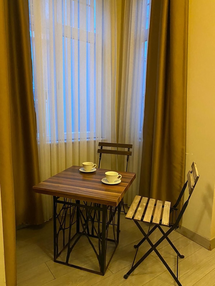 

Palermo - Istanbul - MEDUSA APART HOTEL