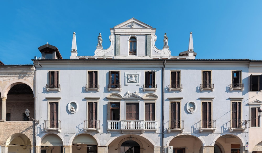 

Catania - Padova - Hotel Casa del Pellegrino