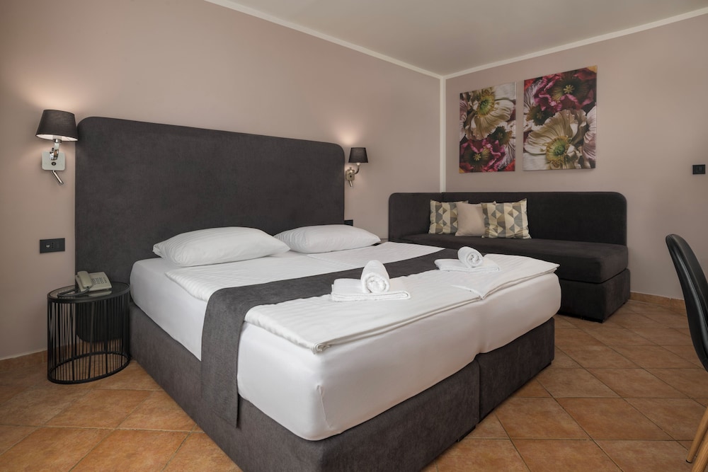 

Napoli - Lubiana - Ljubljana Resort Hotel & Camping