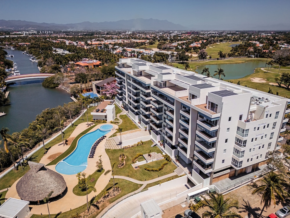 

Milano - Puerto Vallarta - Altamar Canal View Condos