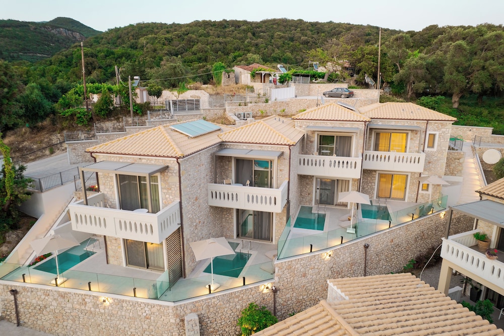 

Milano - Area di Preveza, Grecia - Anemolia Parga Suites