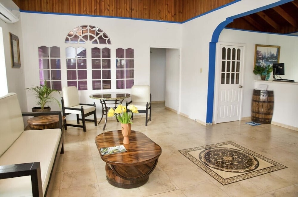 

Venezia - Negril - Rum Runners Resort