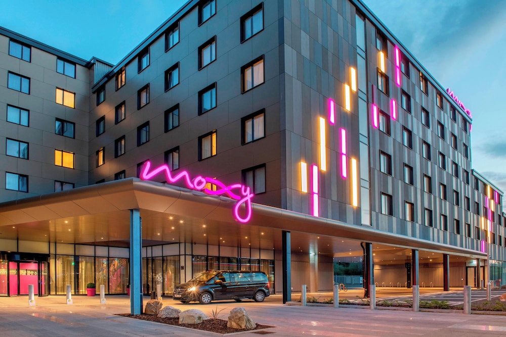 

Venezia - Uxbridge - Moxy London Heathrow Airport