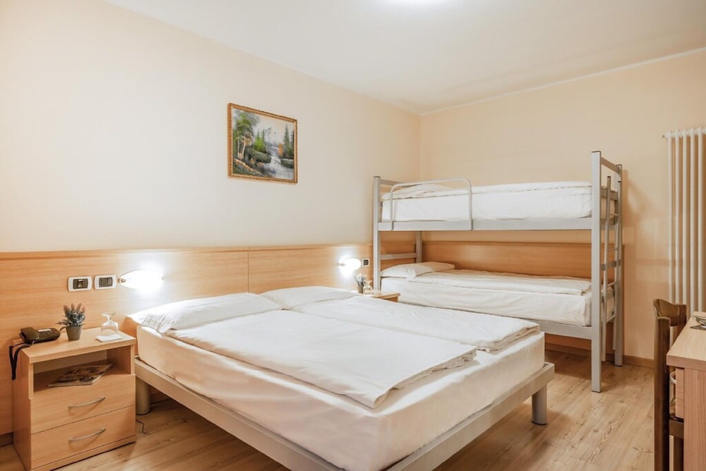 

Milano - Folgarida - Hotel Garnì Maria