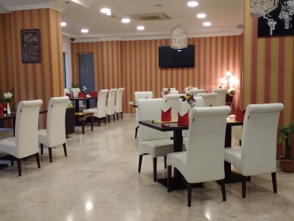 

Roma - Ruwī - Pioneer Hotel Apartments
