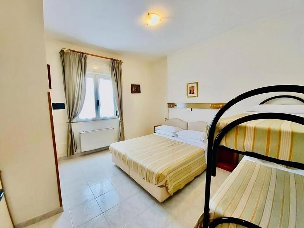 

Milano - Bagnara Calabra - Albergo delle Rose