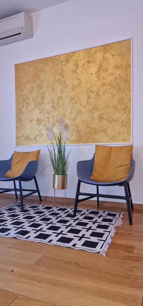 

Bologna - Otopeni - Upground Residence Apartments