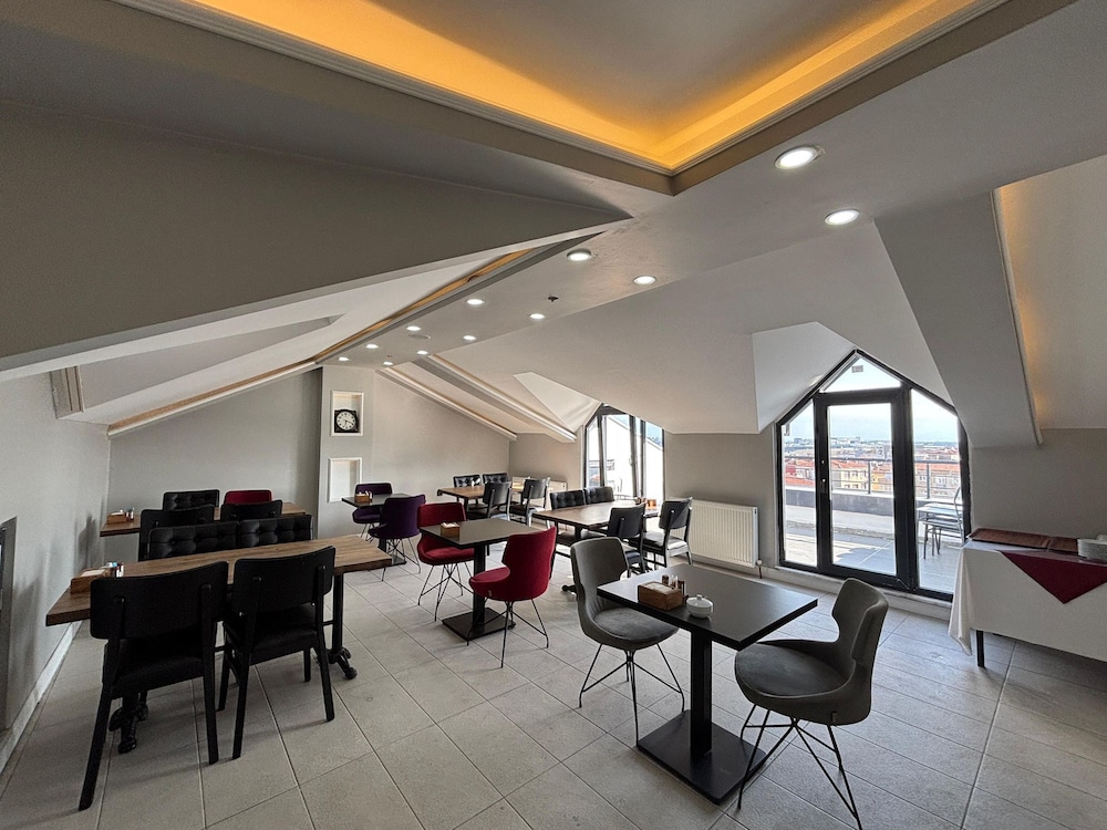 

Catania - Istanbul - Royal Luxury Hotels Suites