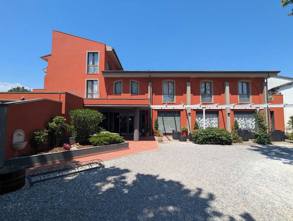 

Napoli - Lucca - Hotel Carignano