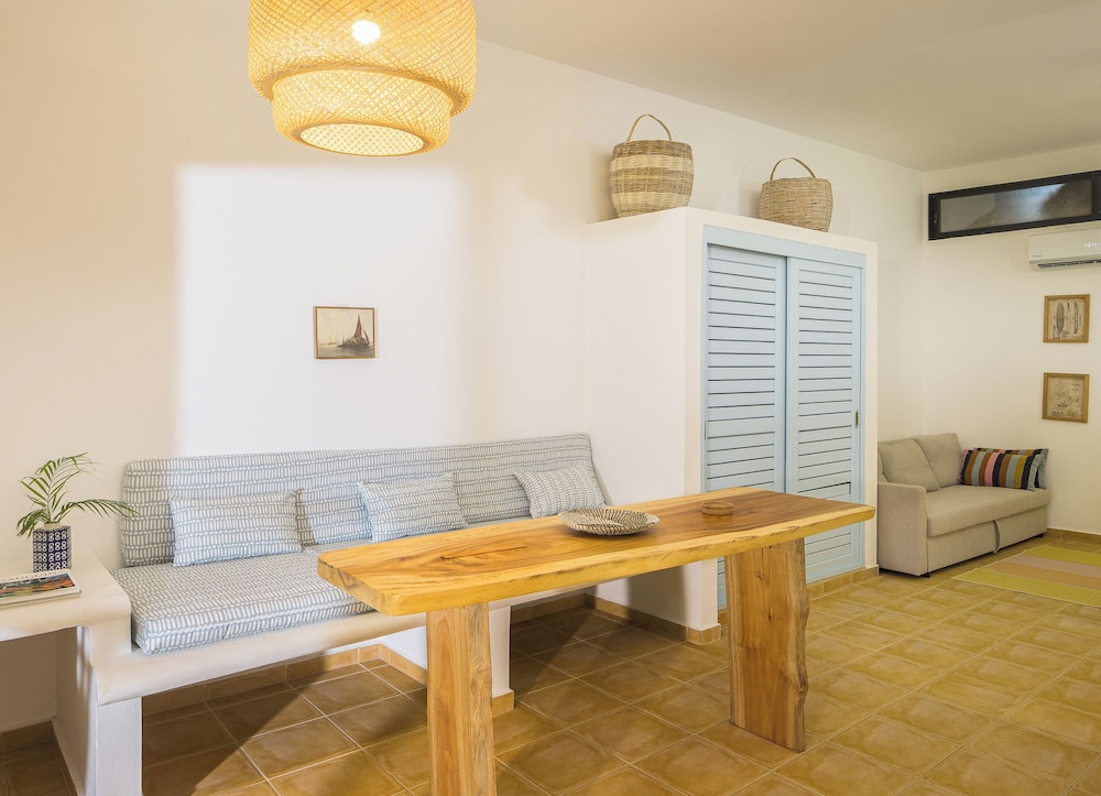 

Roma - Sosua - SLABDR Coliving | Once Surf Salvación.