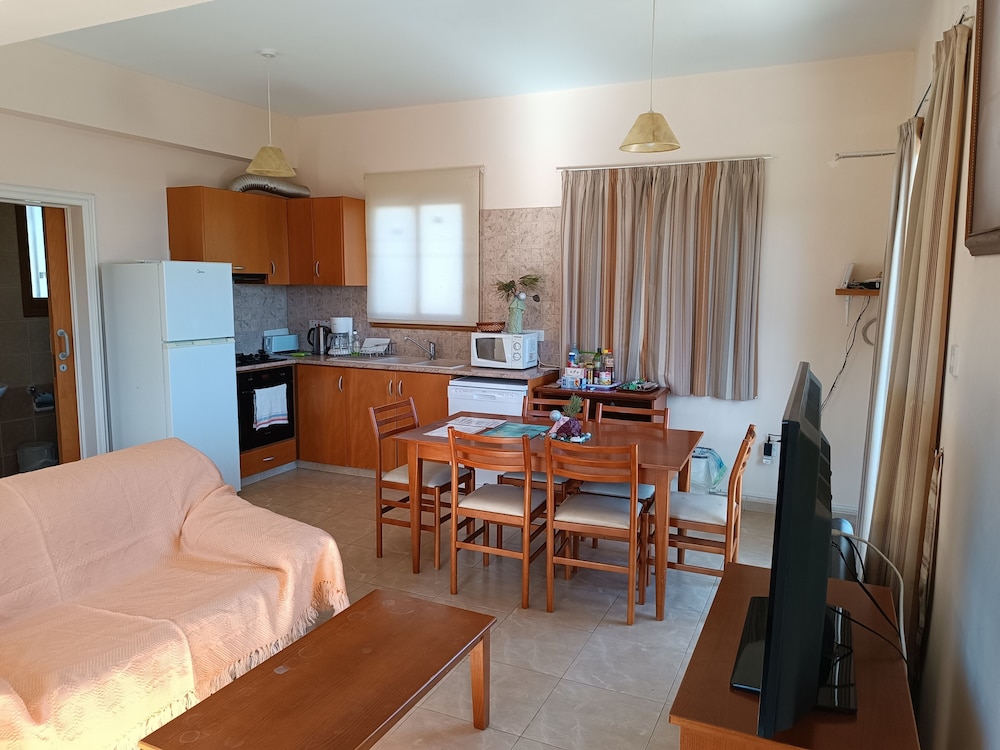 

Verona - Pissouri - Kapsalia Holiday Villas