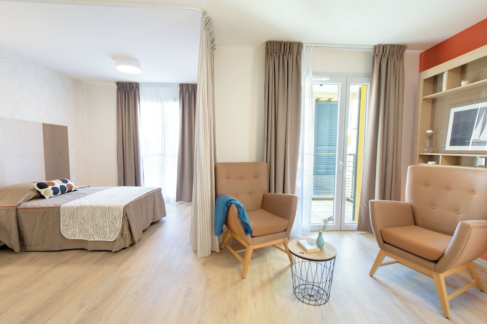 

Roma - Roquebrune-sur Argens - ZENAO Fréjus