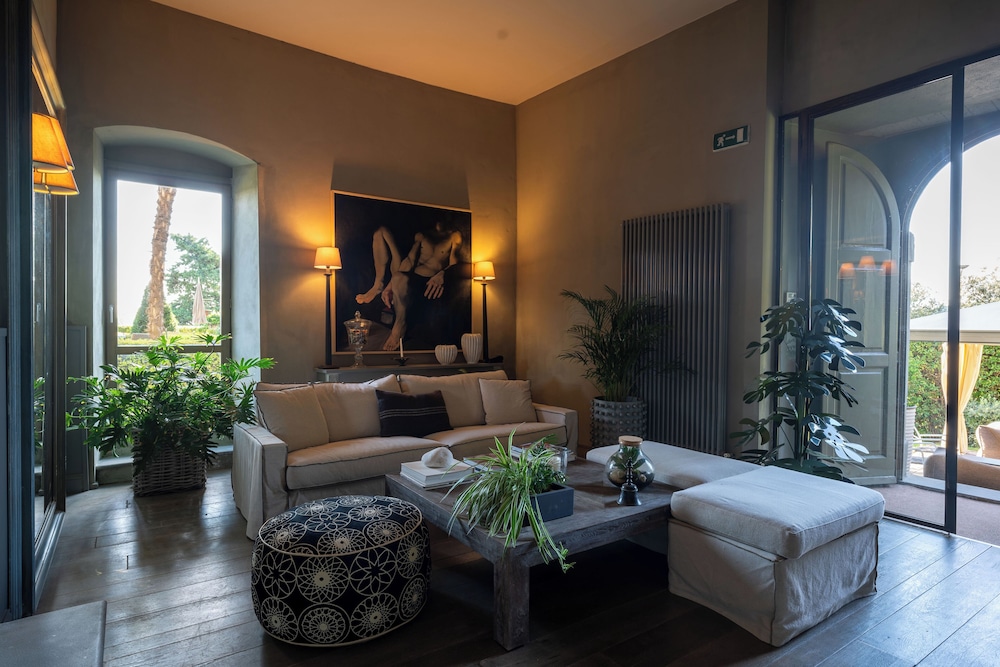 

Milano - Chianti, Toscana - Villa Sassolini & Depandance