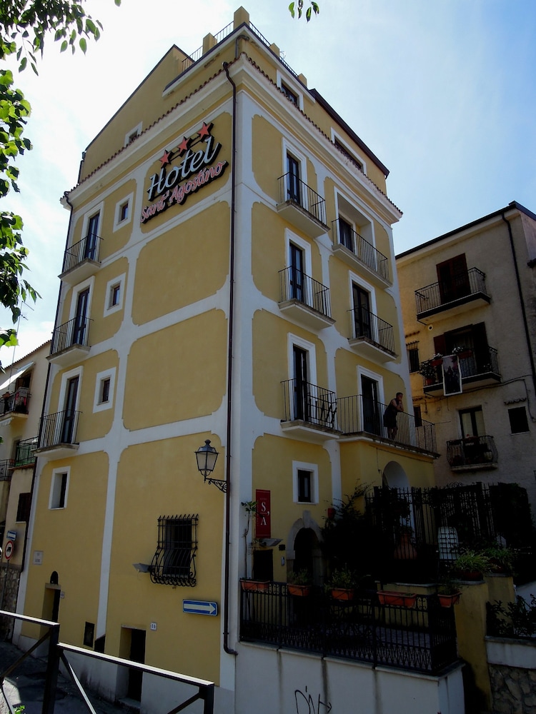 

Napoli - Paola - Sant'Agostino Guest Rooms
