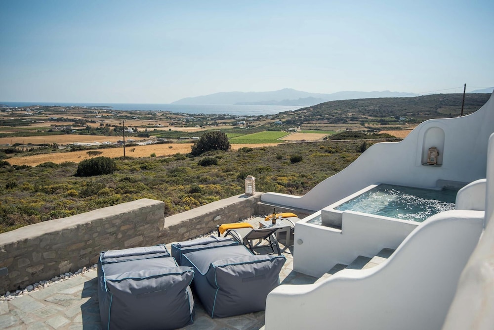 

Milano - Piso Livadi - Apleton Villas Paros