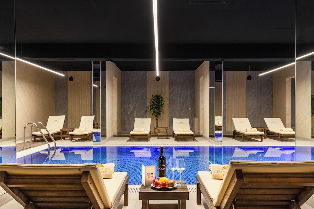 

Milano - Costa Montenegro - Sunny Side Wellness Resort & Spa