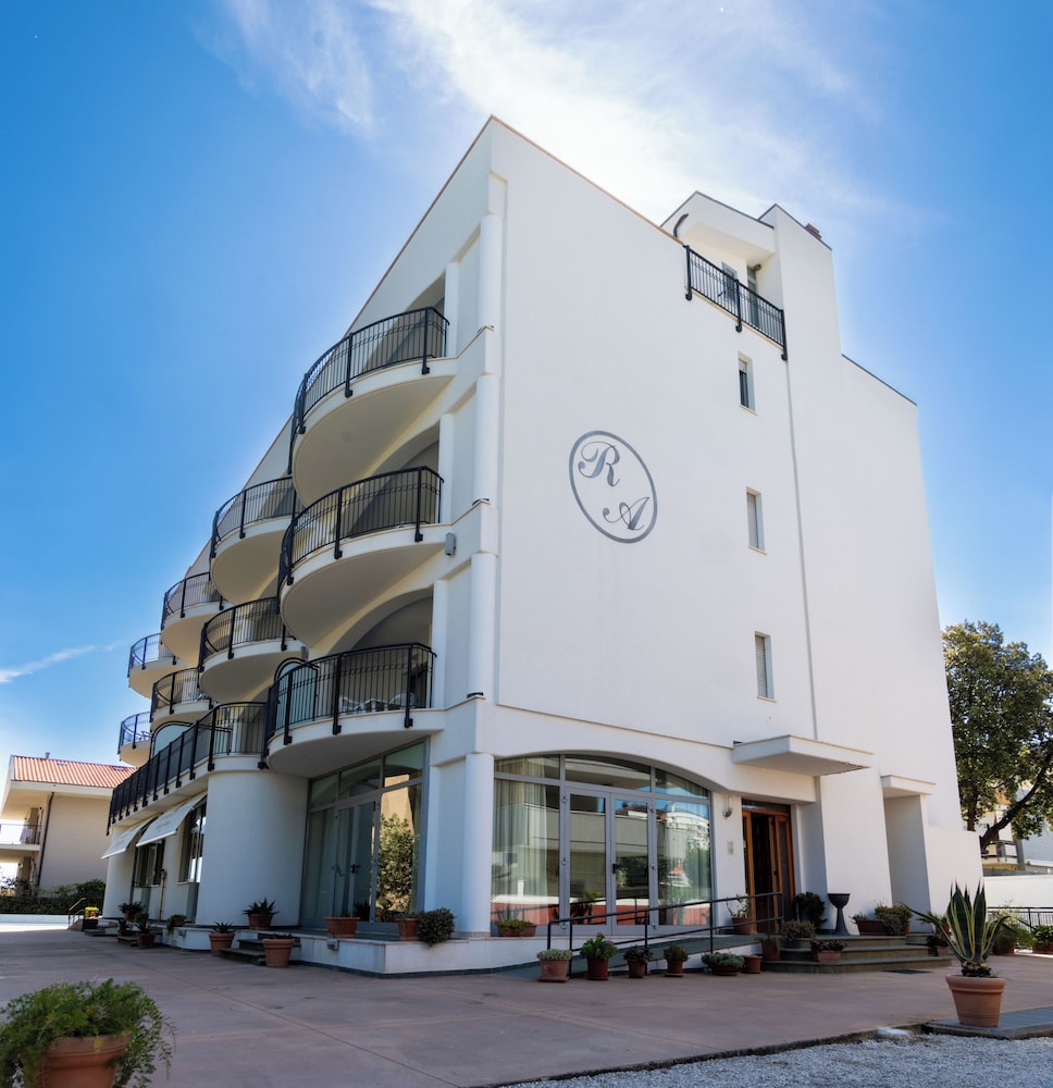 

Torino - Abruzzo e Marche - Altamira Residence