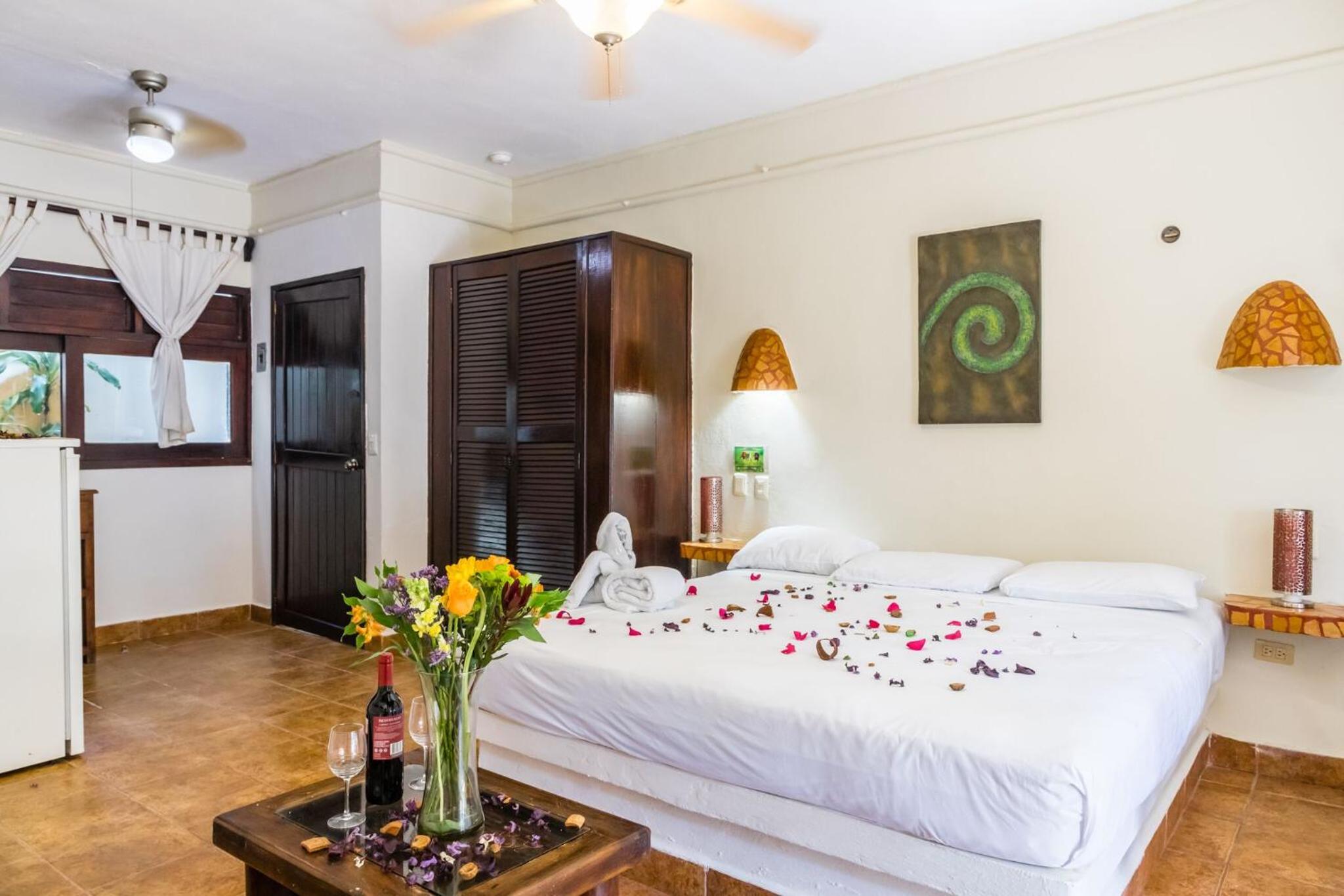 

Catania - Playa del Carmen - Moonshine Hotel