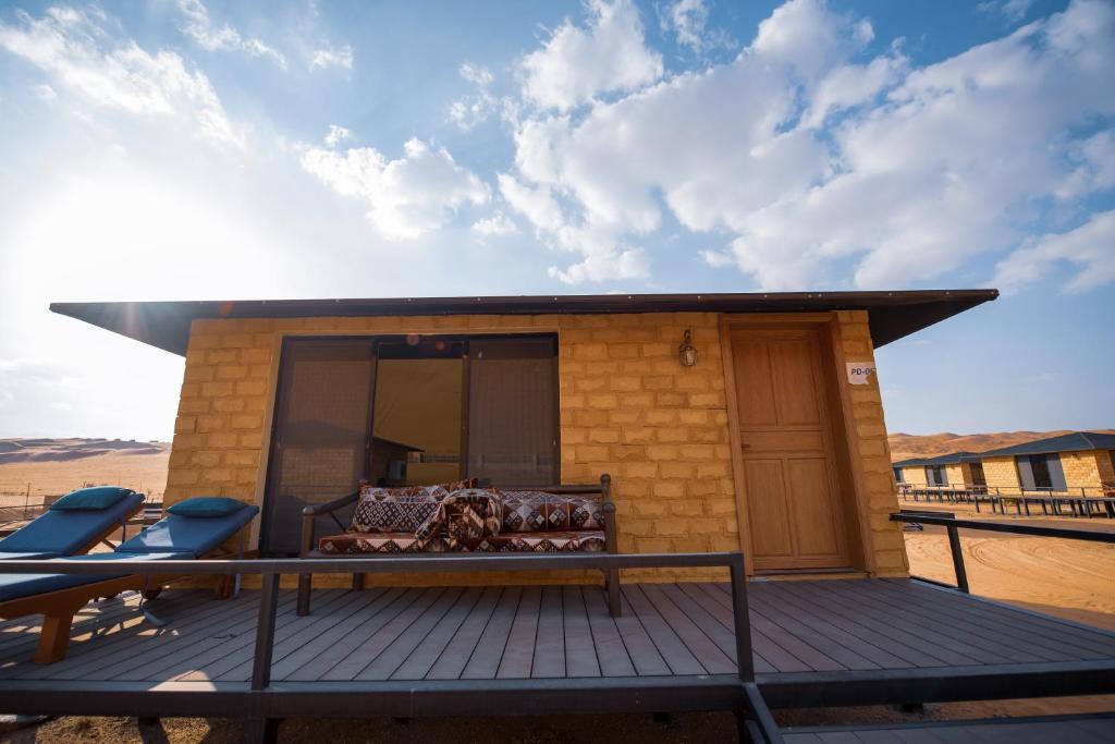 

Milano - Shāhiq - Arabian Oryx Camp