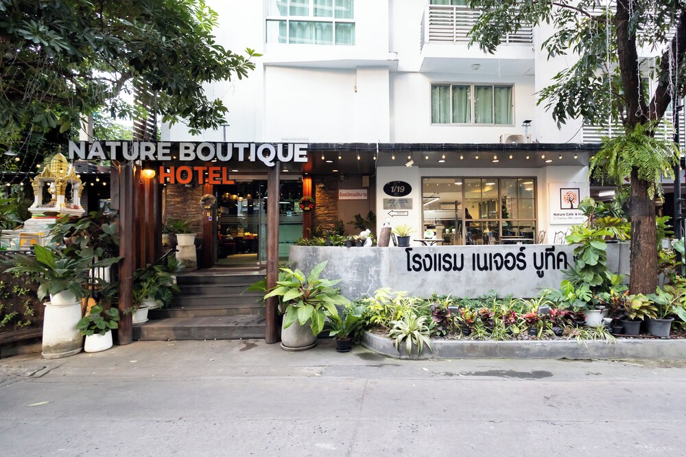 

Napoli - Bangkok - Nature Boutique Hotel Ratchayothin