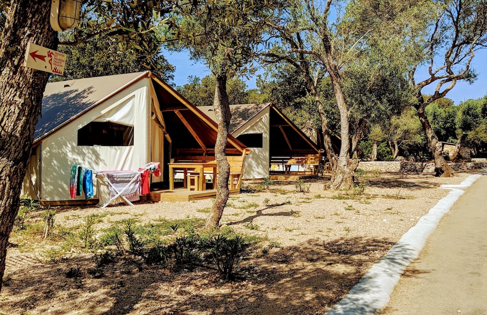 

Napoli - Bonifacio - Camping Campo Di Liccia