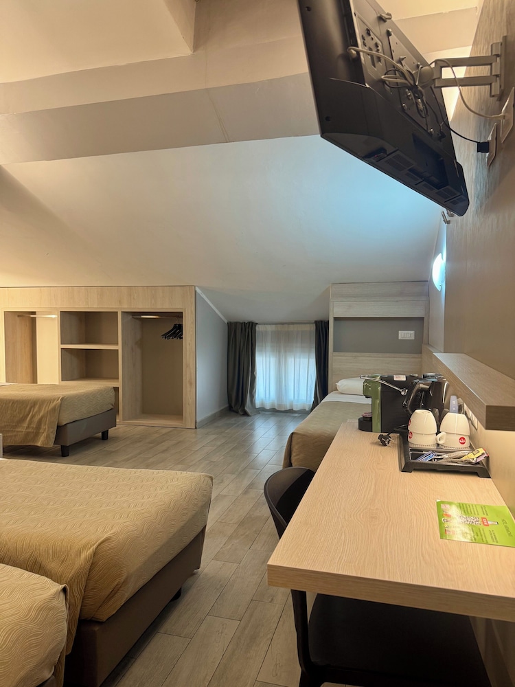 

Napoli - San Mauro Torinese - Hotel Miramonti