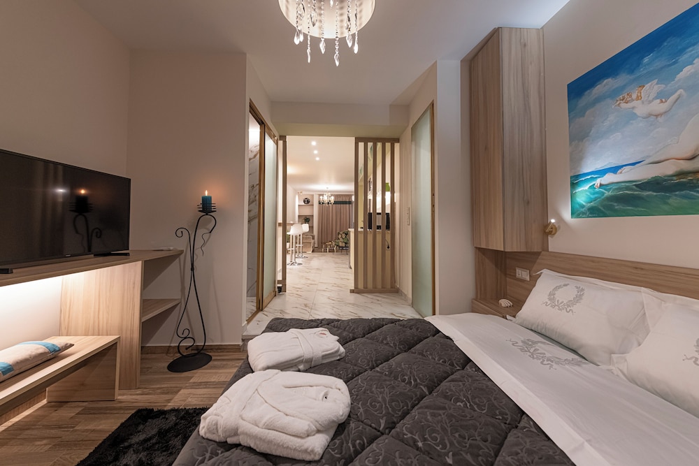 

Milano - Atene - Koukaki Luxury Suites