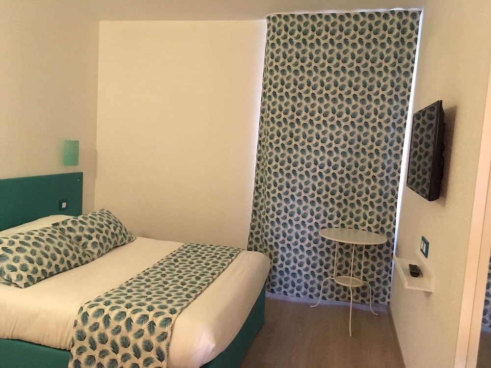 

Roma - Salon-de-Provence - Brit Hotel Salon de Provence