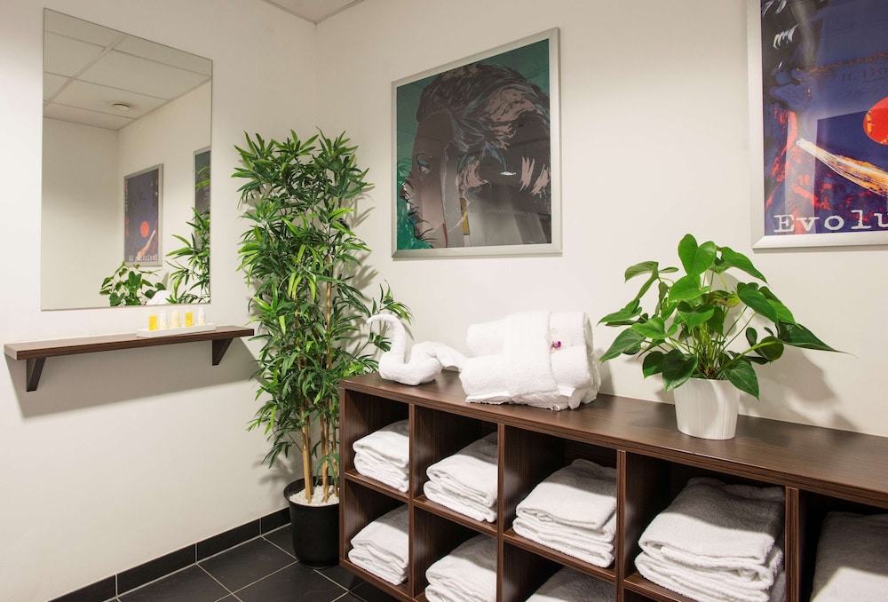 

Napoli - Vienna, Aeroporto Internazionale di Vienna - Best Western Plus Amedia Wien
