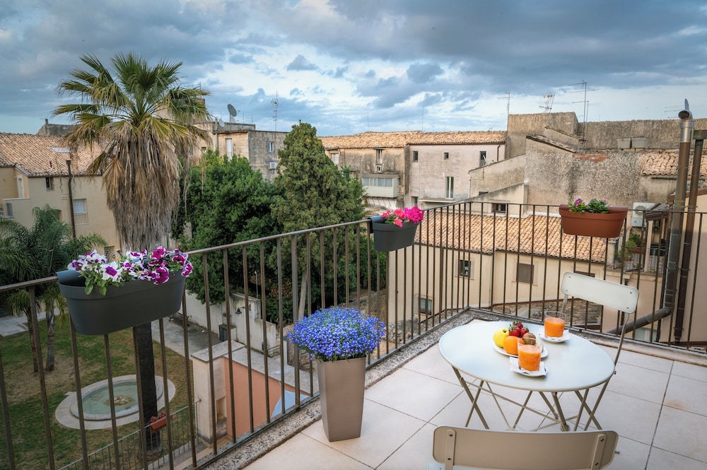 

Milano - Modica - Hotel Vittorio Veneto