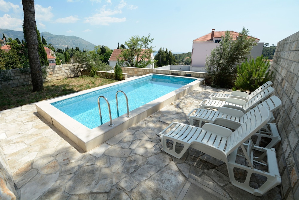

Napoli - Konavle - Villa Avantgarde