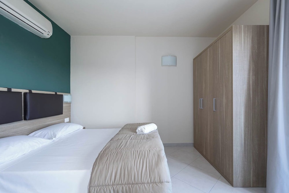 

Reggio Calabria - Siena - Tuscasì Aparthotel