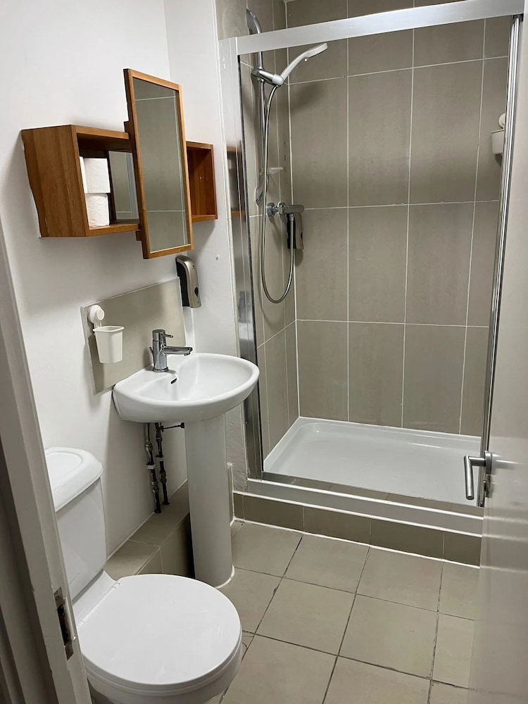

Verona - Wallington - Westciti Chatsworth Road Apartments