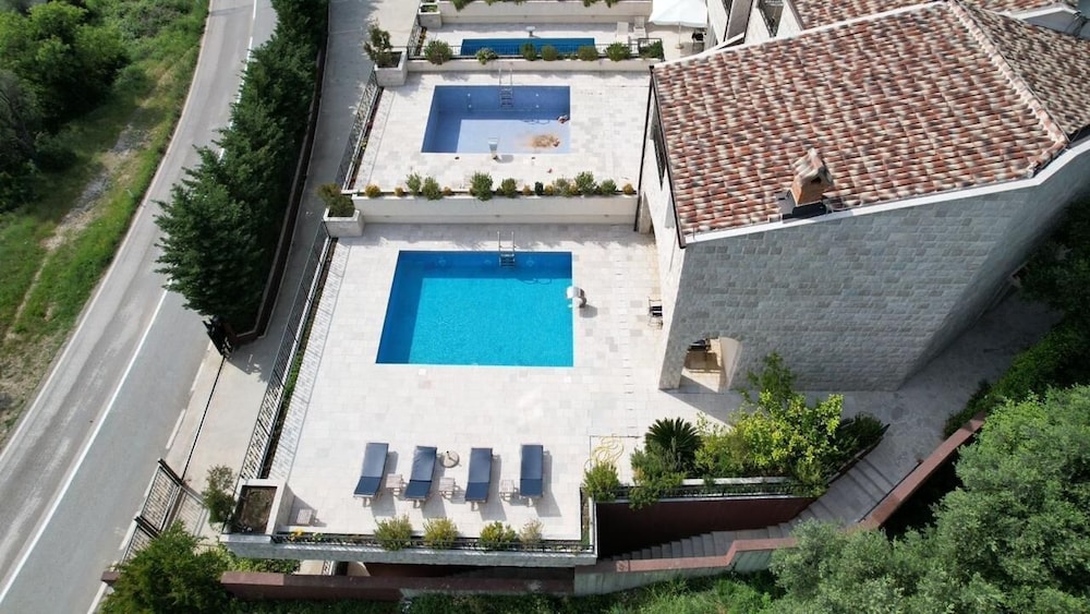 

Napoli - Petrovac - Casa Oliva Villas