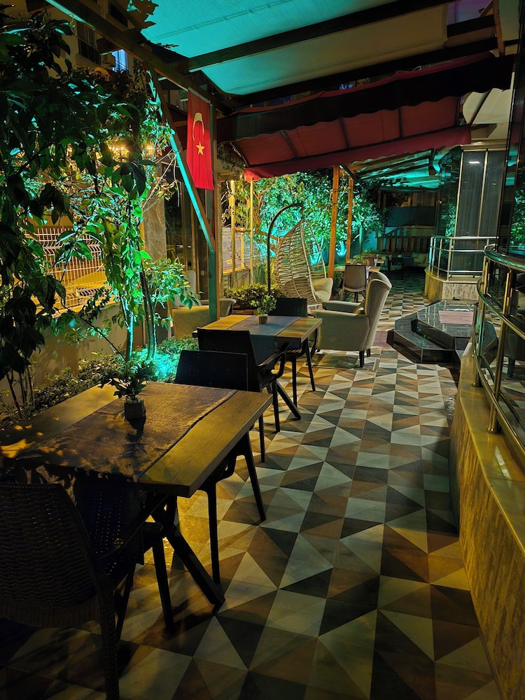 

Roma - Antalya - Toprak Apart Otel