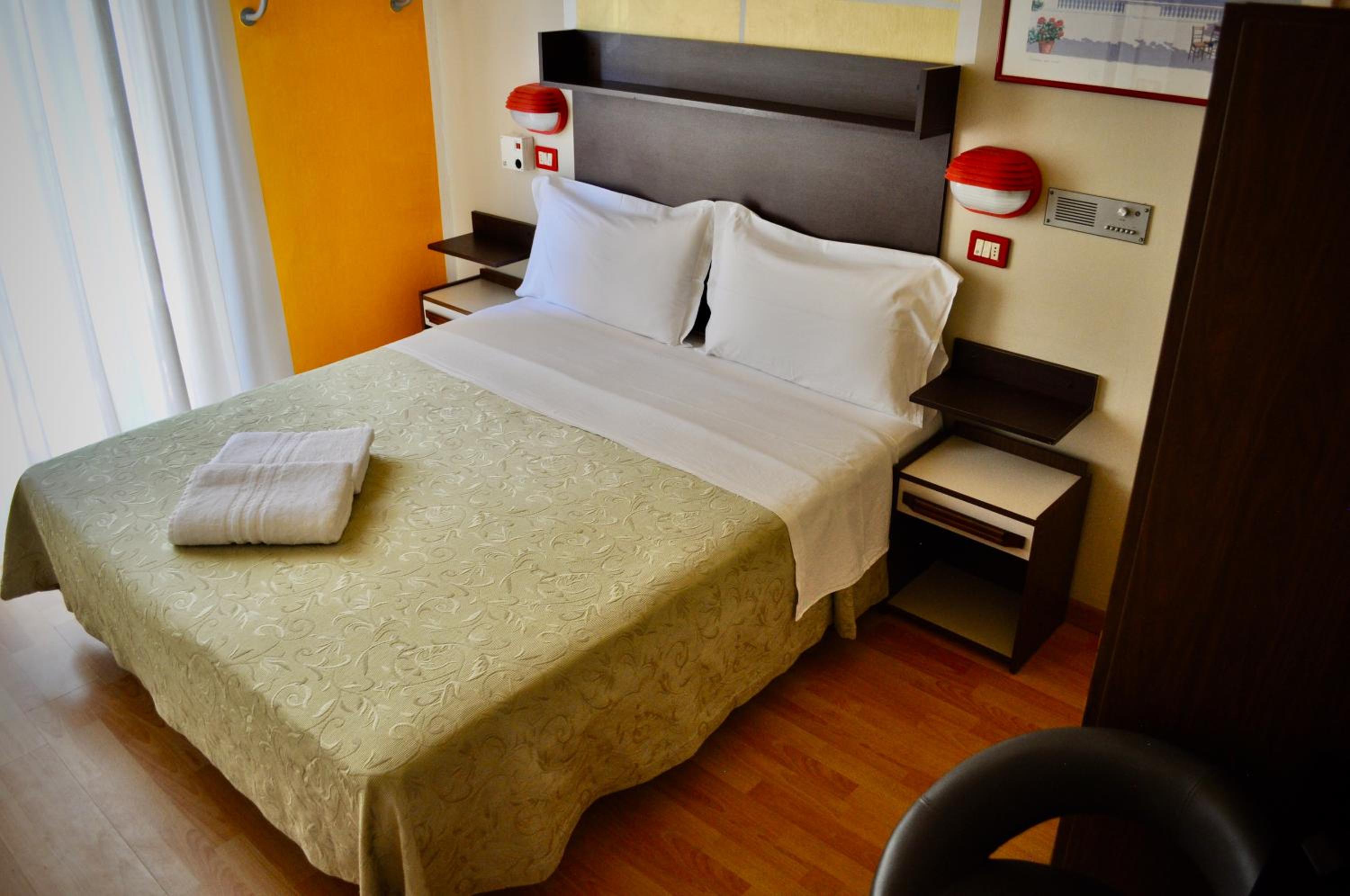 

Torino - Riccione - Hotel Corallo Garnì