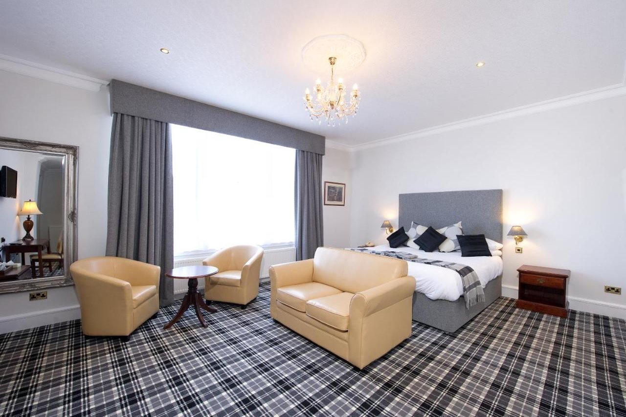 

Bari - Perth - The Royal George Hotel