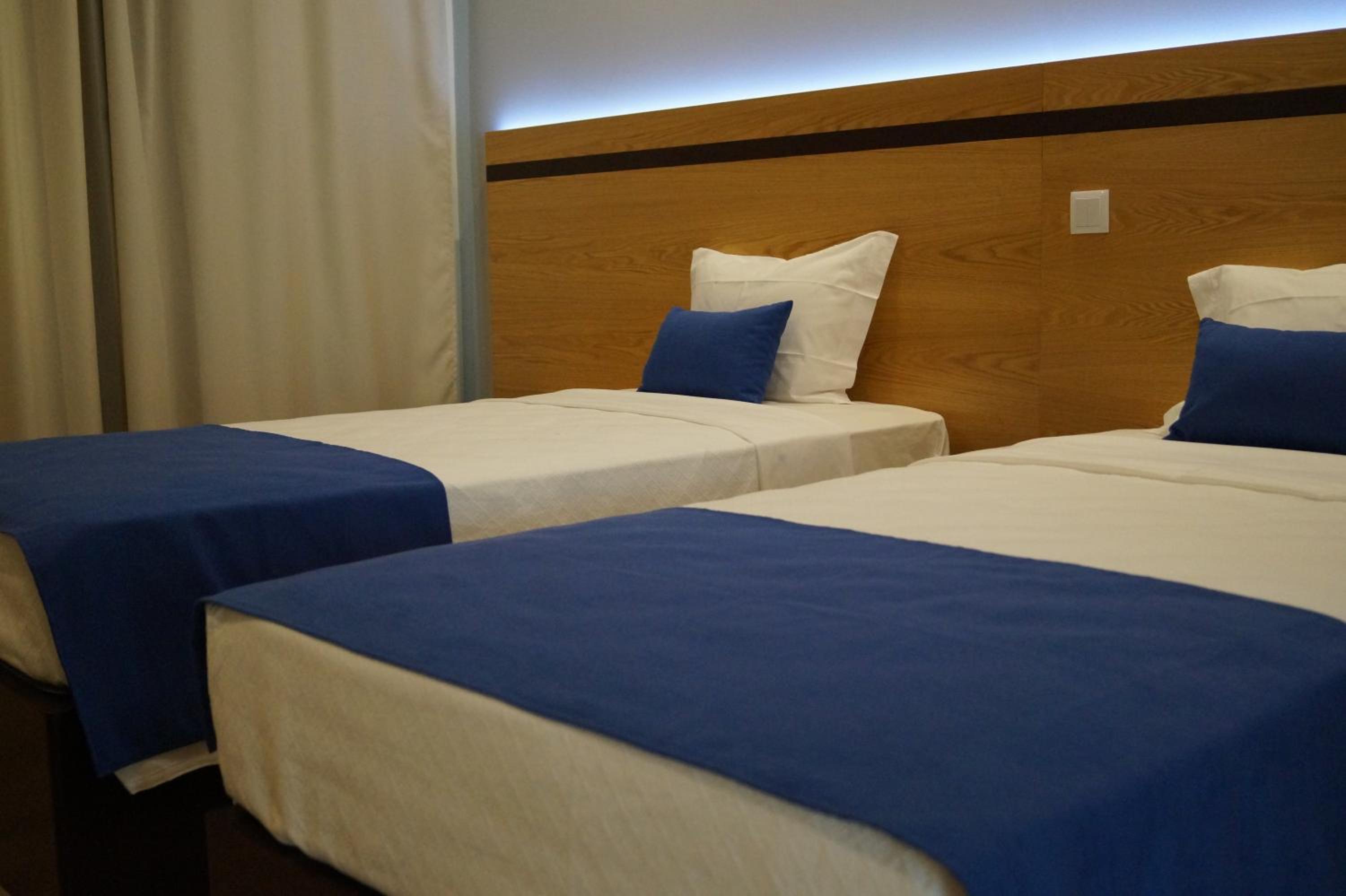 

Roma - Angra do Heroísmo - Angra Central Hotel