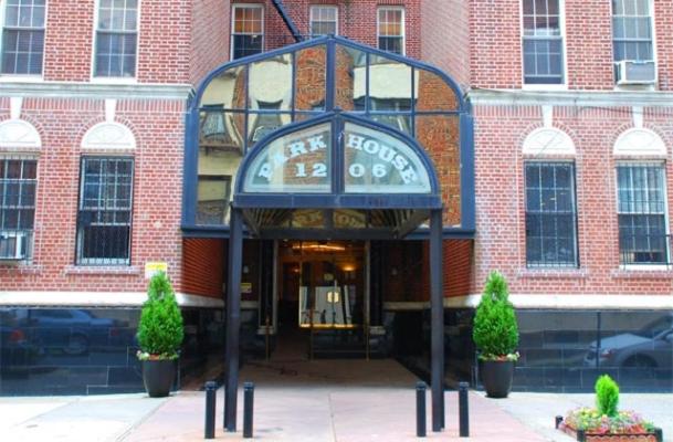 

Catania - Brooklyn (NY) - Park House Hotel Brooklyn