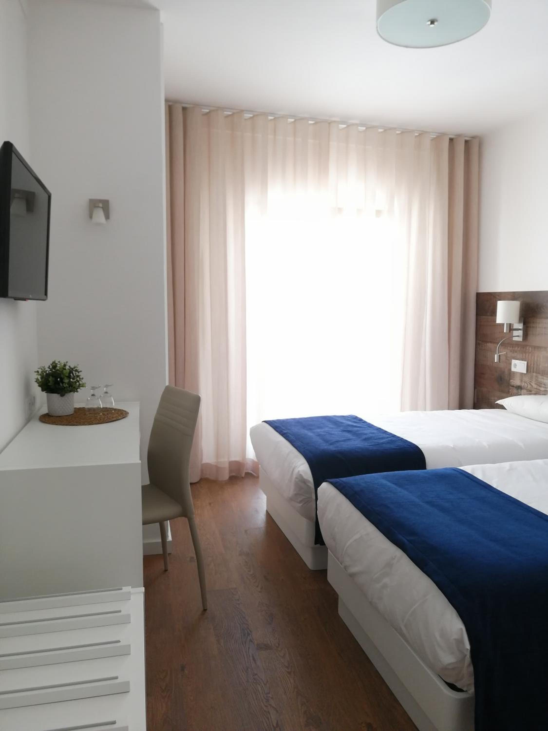 

Milano - Sines - Hotel Veleiro