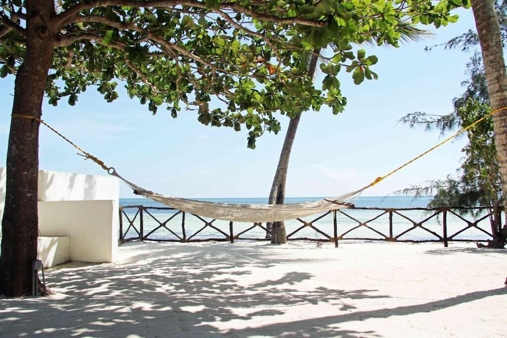 

Bari - Uroa - MANOLO Beach Resort