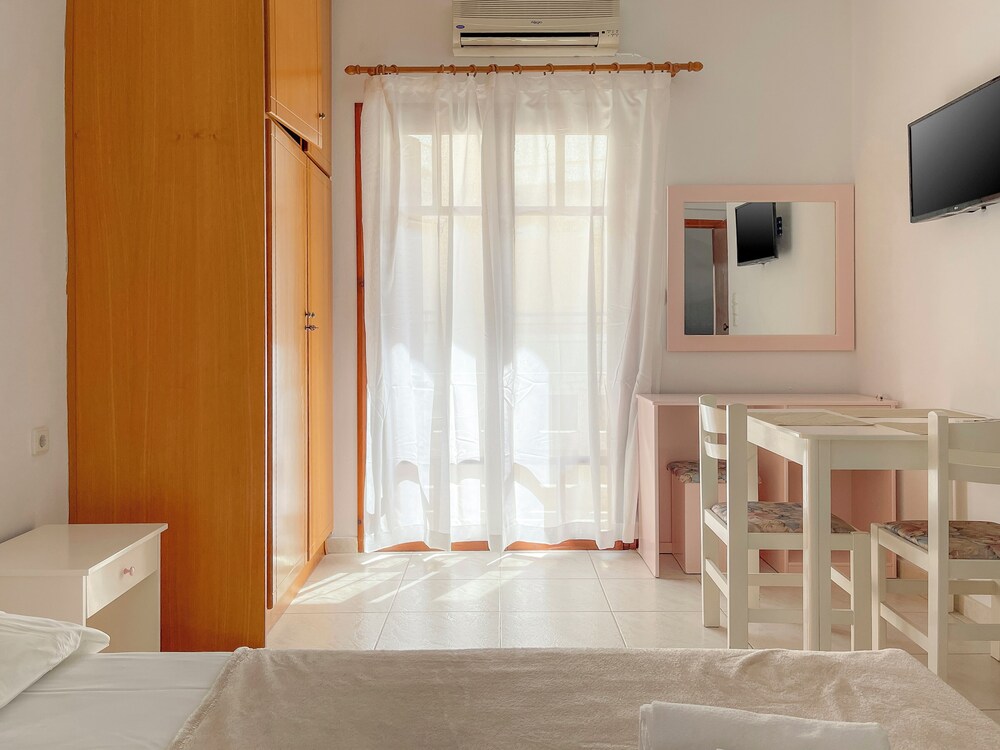 

Torino - Chania - Captain Michalis Apartments - 750m from Kalamaki Beach