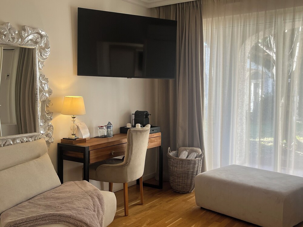 de – Provence – Le Mas Angelussi – Le Clos du Soleil