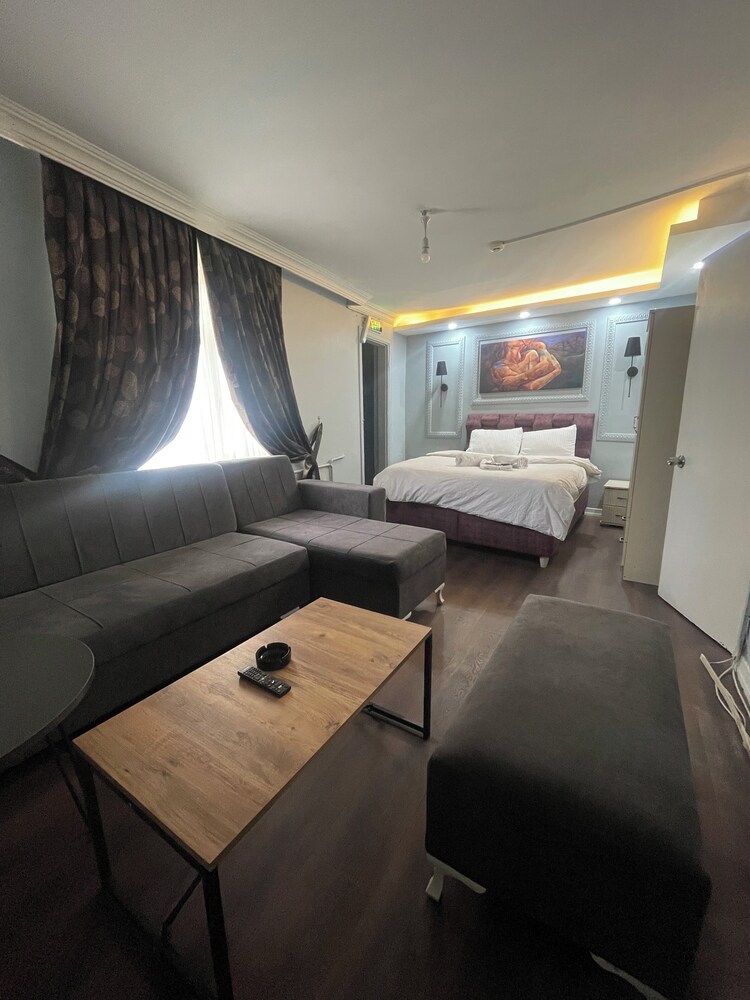 

Napoli - Beylikduzu - Kıyı Butik Otel
