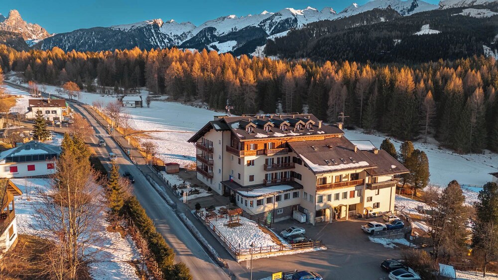

Brindisi - Val di Fiemme, Montagna Italia - Hotel Bellamonte