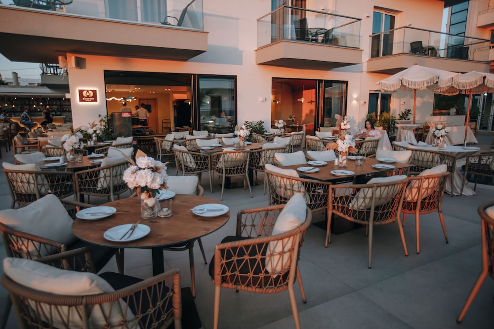

Roma - Ksamil - Avenue Hotel